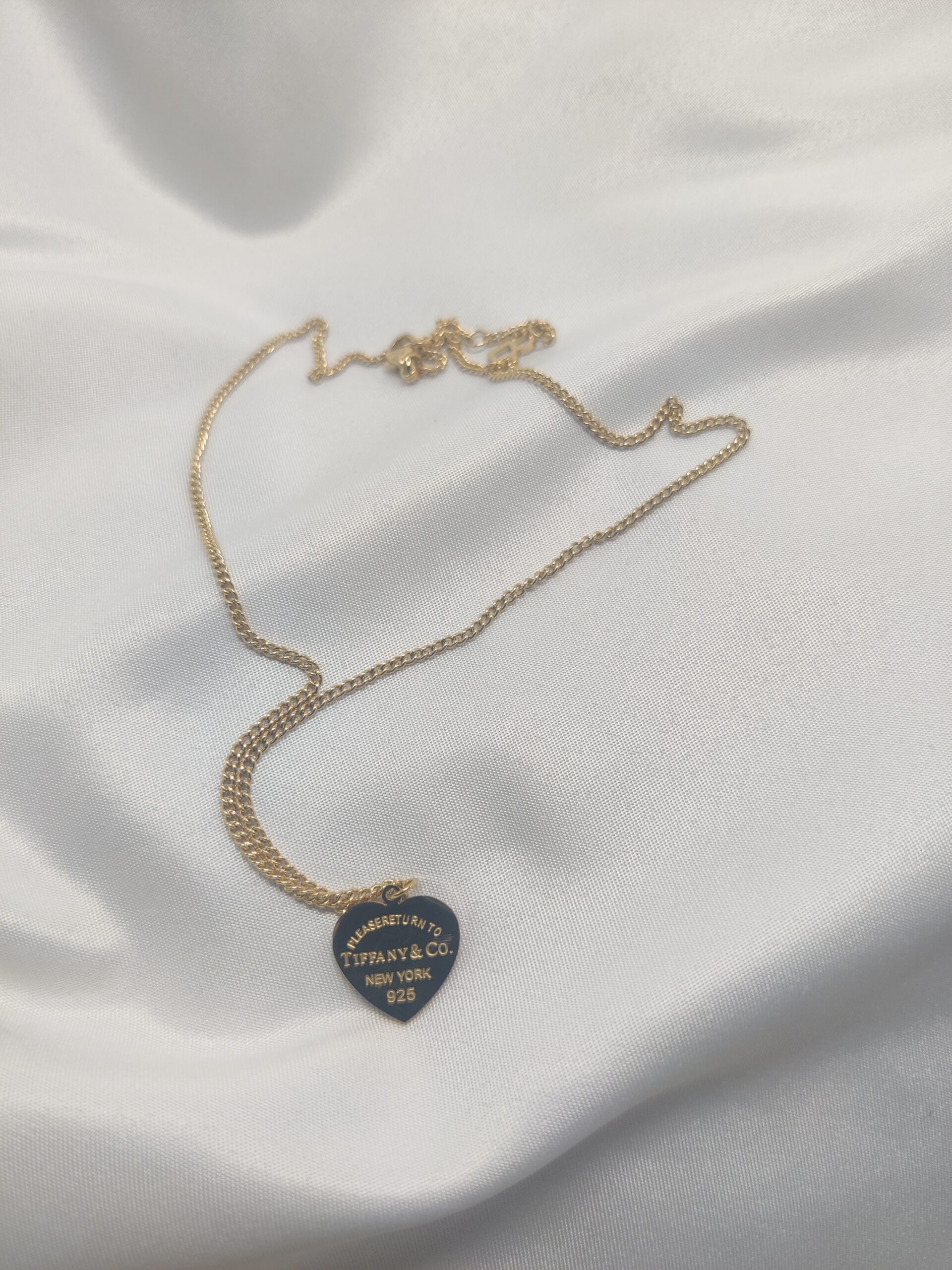 Tiffany & Co. Single Heart shaped necklace 122